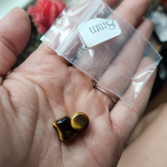8MM Tigers Eye Stone Plug Earrings - Picture 1 of 3